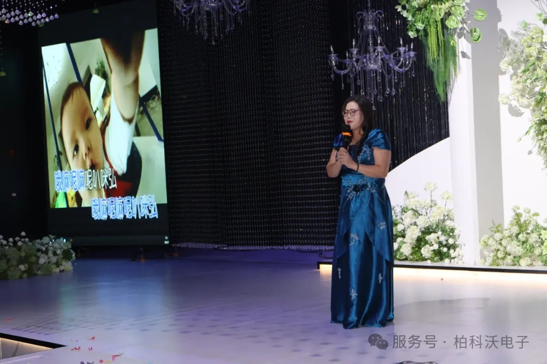 女独唱1.webp.jpg
